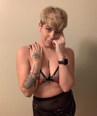 Alek | 32 | Trans Enby | Alt | Queer Trans OnlyFans - @aleksiexperiencefree