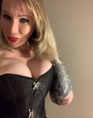 Alexis Lynne Trans OnlyFans - @alexis.lynne