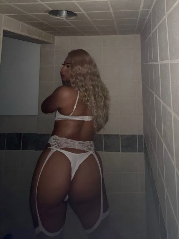 Ayesha Trans OnlyFans - @ayeshaclair