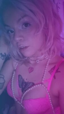 Femme Enby Trans OnlyFans - @pinkglittertits
