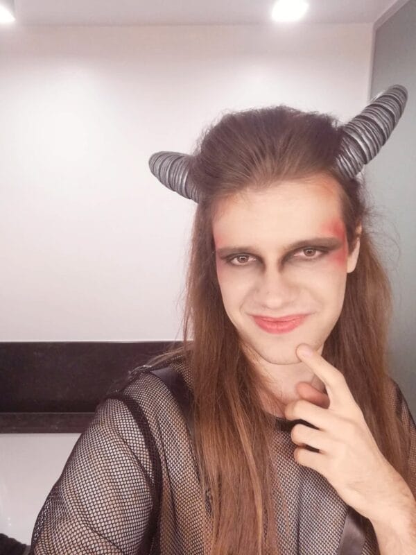 Queer Horny Incubus Trans OnlyFans - @queerhornyincubus