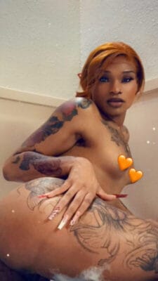 Chrissylicious Trans OnlyFans - @royalcreame22