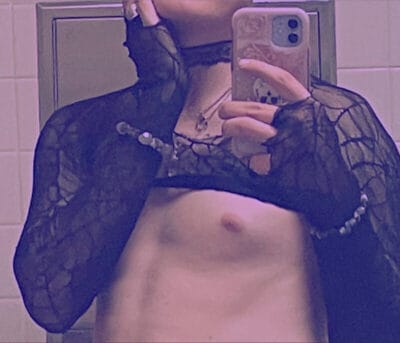 vi (they/she) Trans OnlyFans - @violetlesbiansquirrel