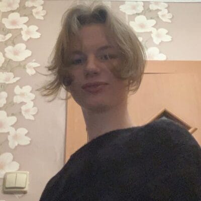 Yourmolaev_v Trans OnlyFans - @yourmolaev_v